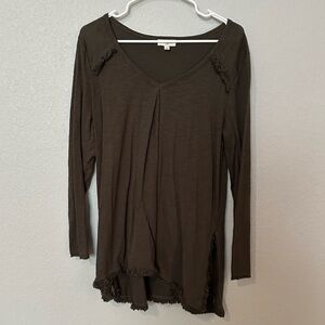 Green oversized top with cute details ready for fall!